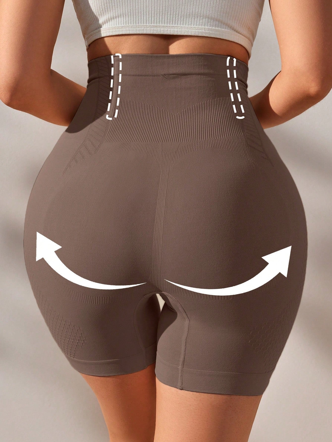 Seamless Women's Shapewear Briefs for Wedding Season Main image