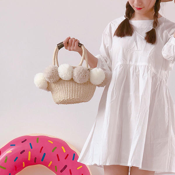 Women Travel Woven Beach Bag Cute Contrast Plush Ball Straw Handbag Secondary image