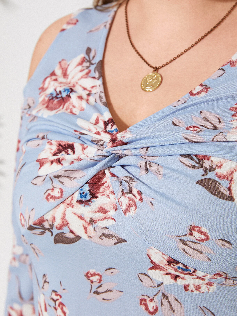 Plus Size Cold Shoulder Floral Print Twist Long Sleeves Tee Secondary image