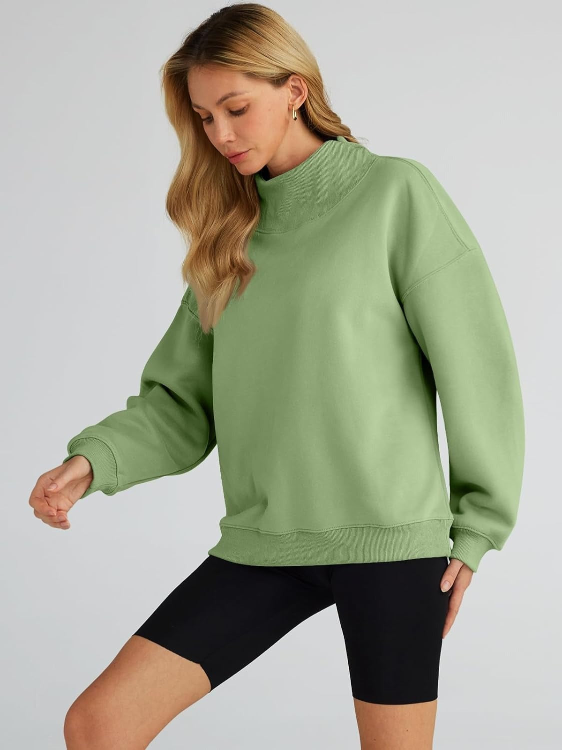 Women's Turtleneck Sweatshirt - Oversized Drop Shoulder Pullover with Fleece Lining