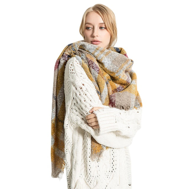 Women's Buttoned Crochet Lattice Scarf - Warm, Stylish Wrap Secondary image